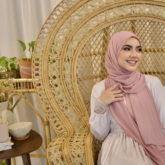 Chiffon Luxe Shawl in Dusty Pink