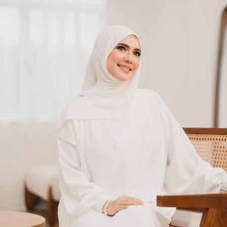 Chiffon Luxe Shawl in White ✨